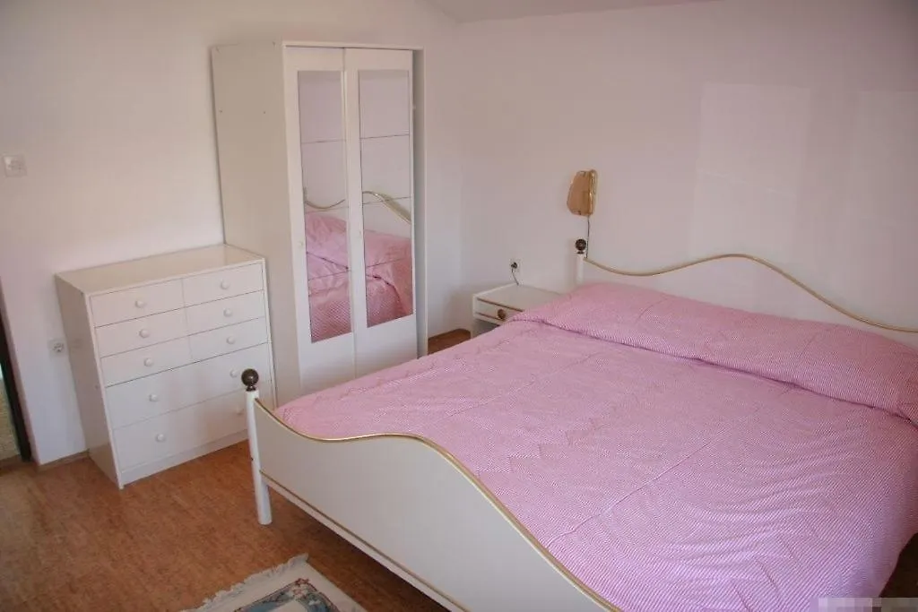Apartment In Kukljica With Sea View, Terrace, Air Conditioning, Wi-Fi