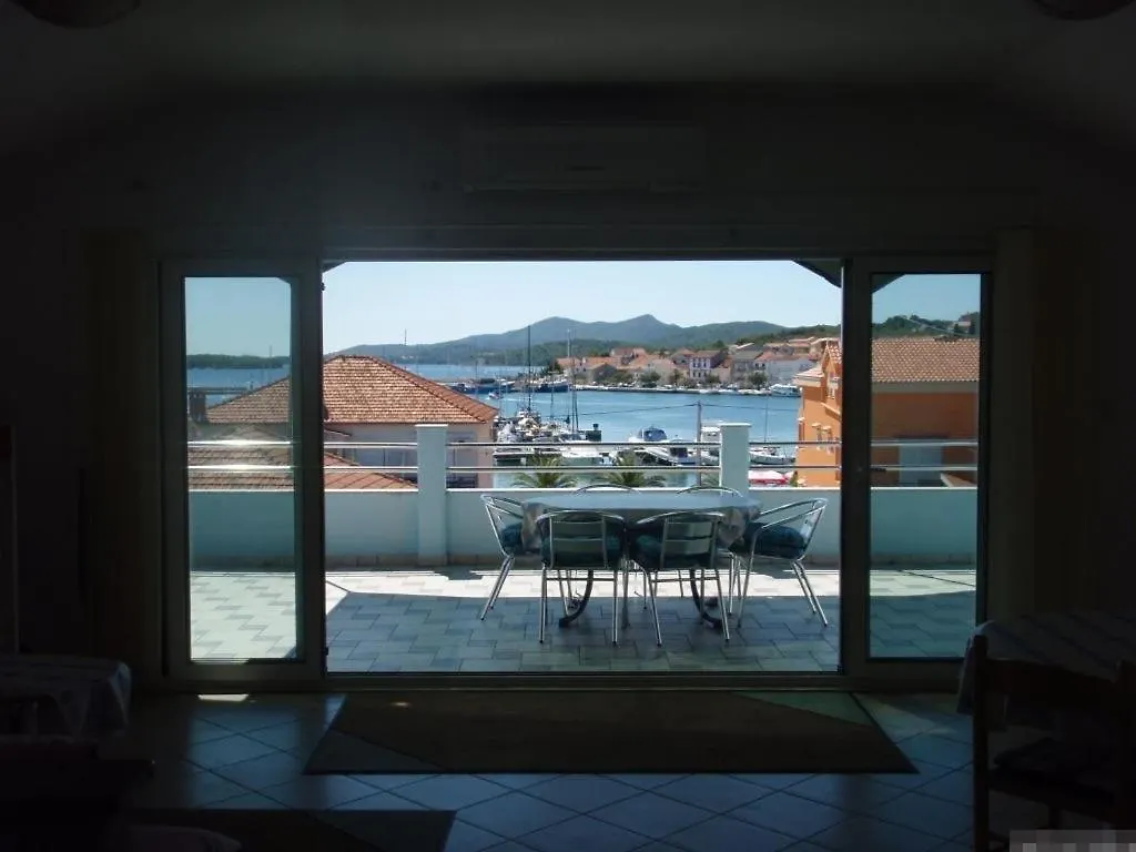 Apartment In Kukljica With Sea View, Terrace, Air Conditioning, Wi-Fi