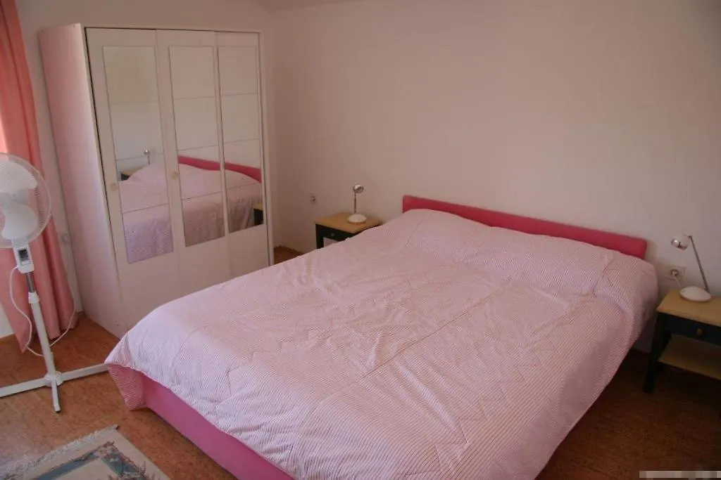 Apartment In Kukljica With Sea View, Terrace, Air Conditioning, Wi-Fi 0*,