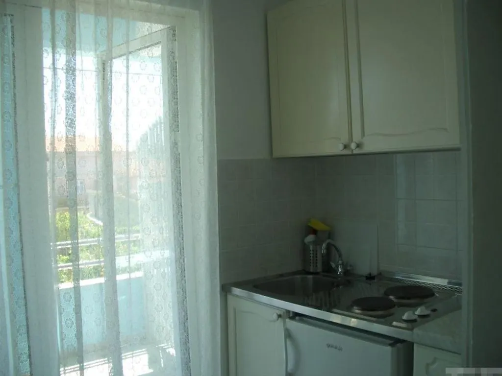 Apartment In Kukljica With Sea View, Terrace, Air Conditioning, Wi-Fi