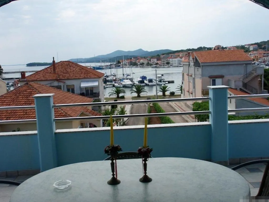 Apartment In Kukljica With Sea View, Terrace, Air Conditioning, Wi-Fi