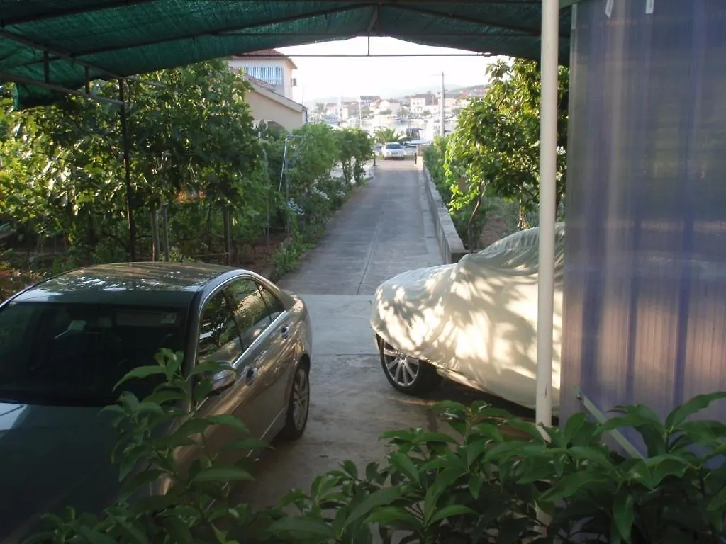 Apartment In Kukljica With Sea View, Terrace, Air Conditioning, Wi-Fi