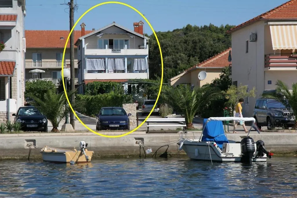 Apartment In Kukljica With Sea View, Terrace, Air Conditioning, Wi-Fi